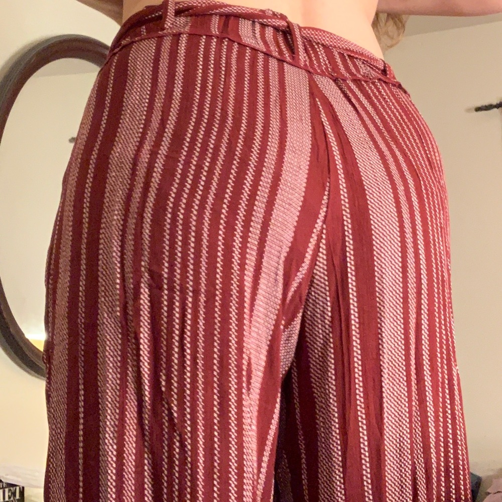 Maroon and white flowy pants - Picture 4 of 4